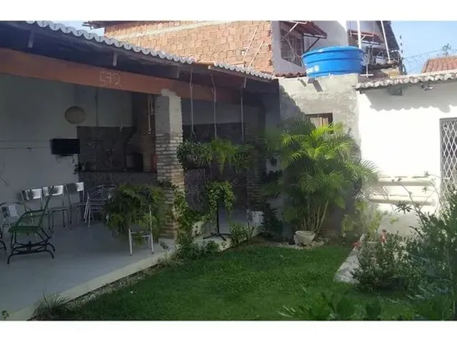 Imagem: Ótima Casa com Uma Grande Loja e Área