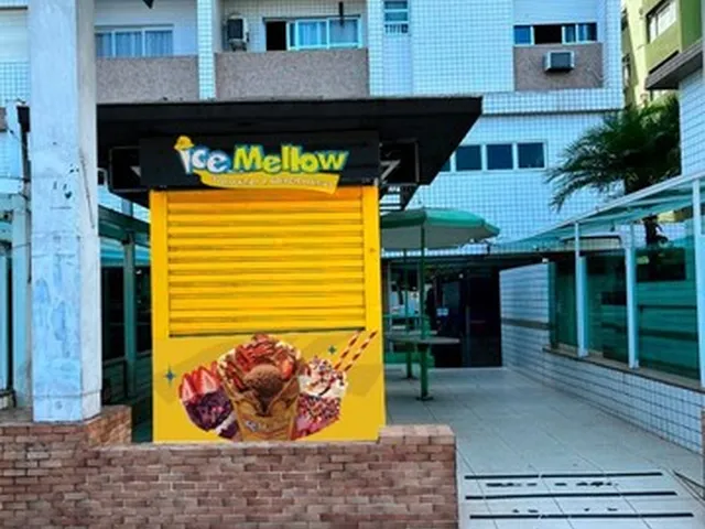 Imagem: Franquia de Sorveteria em Frente a Praia