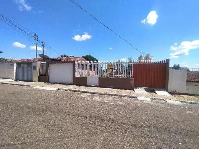 Imagem: Casa com 6 Dormitórios À Venda, 277 M²