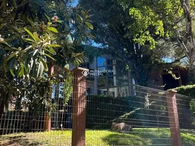 Imagem 2: Gramado - Casa Padrão - Pórtico