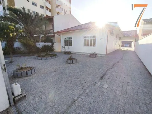 Imagem: Ampla Casa com Opções Residencial Ou Comercial!