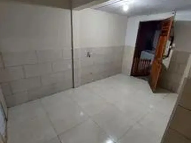 Imagem: Aluga-Se Casa Fundos