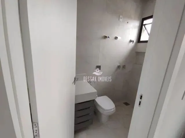 Imagem: Casa com 3 Dormitórios À Venda, 260 M²