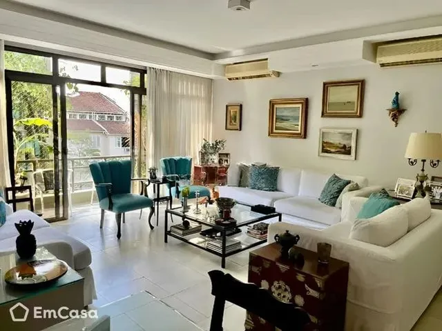 Imagem: O apartamento possui 4 Dormitórios, 2 Banheiros, 2 Vagas