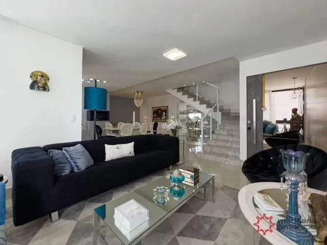 Imagem: O apartamento na cobertura possui 4 Dormitórios, 2
