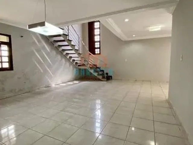 Imagem 3: Casa com Piscina para Locação!
