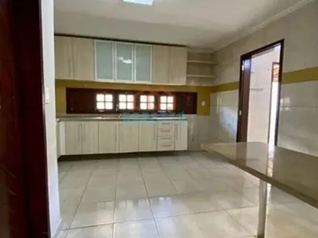 Imagem 9: Casa com Piscina para Locação!