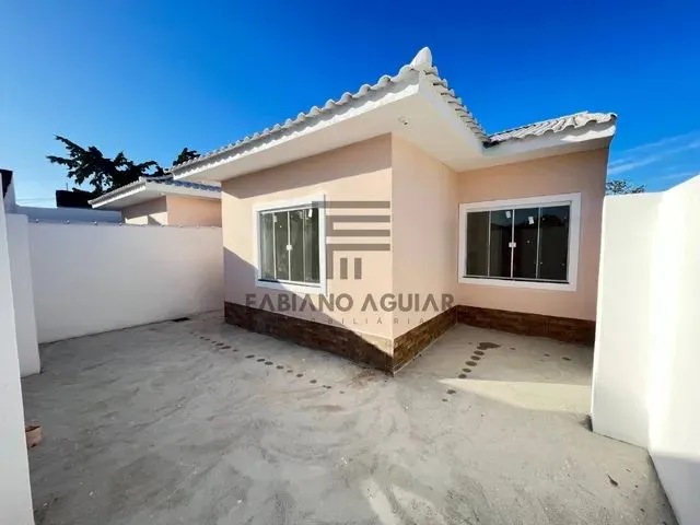 Imagem: A casa possui 2 Dormitórios, 1 Suíte, 2 Banheiros, 82m²