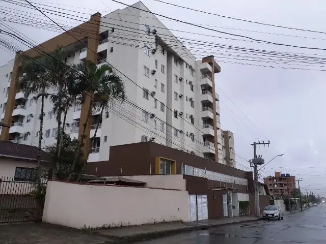 Imagem: O apartamento possui 2 Dormitórios, 1 Banheiro, 1 Vaga na