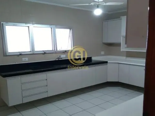 Imagem: A casa em condomínio possui 3 Dormitórios, 1 Suíte, 3