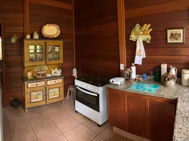Imagem 9: Casa Mobiliada de Madeira no Canto das Águas / Cod:(26