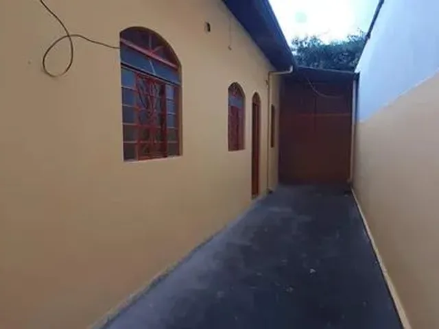 Imagem 1: Casa com 1 Dormitório para Alugar em Contagem