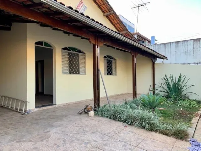 Imagem: Casa com 3 Dormitórios para Alugar em Contagem