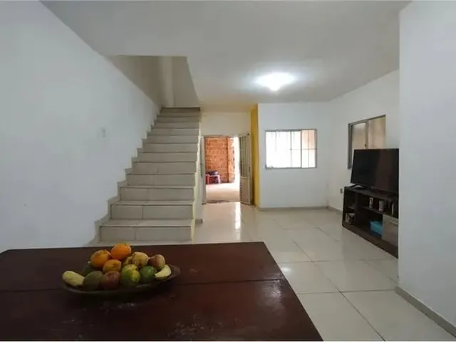 Imagem 1: Casa À Venda na Laje com Dois Andares, 4 Dormitórios na santa Lúcia