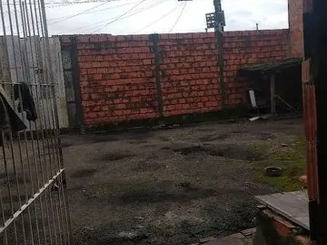 Imagem 2: Vendo Terreno Grande Construído
