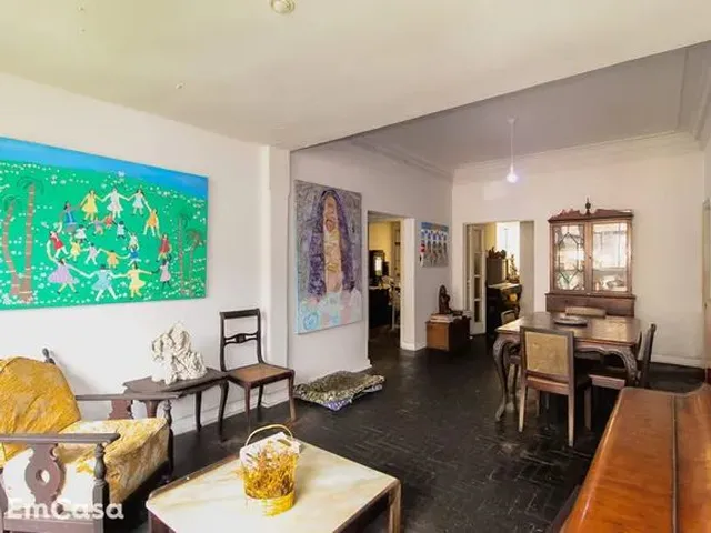 Imagem: O apartamento possui 4 Dormitórios, 2 Banheiros, 1 Vaga na