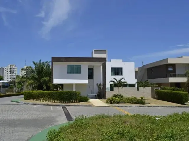 Imagem 3: Excelente Duplex no Residencial Adrianópolis. 5 Suítes, Piscina, Completa com Armários
