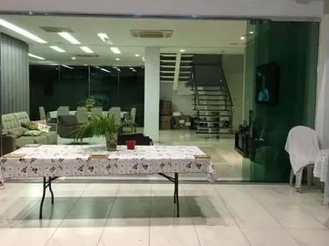 Imagem 8: Excelente Duplex no Residencial Adrianópolis. 5 Suítes, Piscina, Completa com Armários