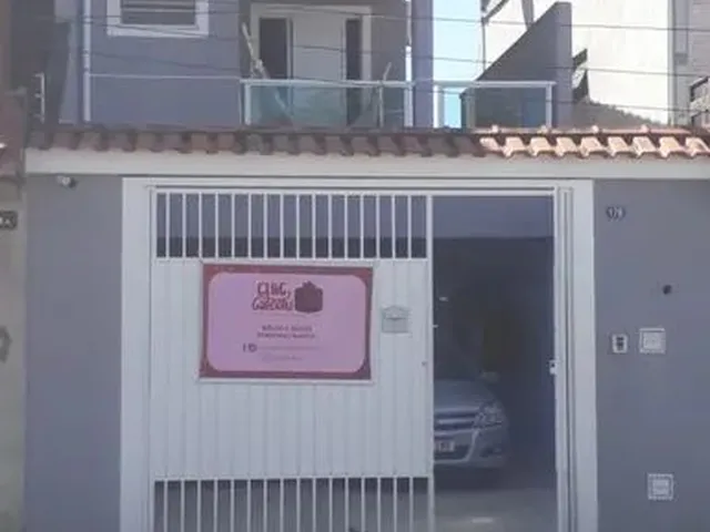 Imagem: A casa possui 3 Dormitórios, 1 Suíte, 3 Banheiros, 4