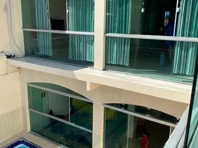 Imagem: Vendo Linda Casa de 4/4 Sendo 3 Suítes