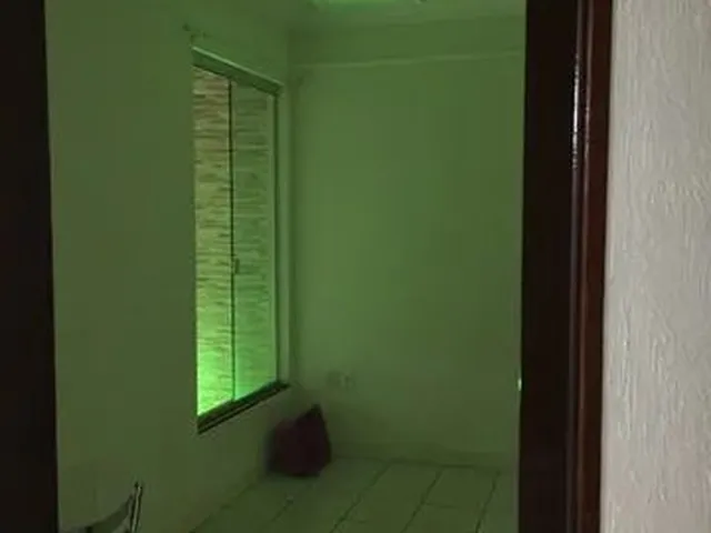 Imagem: Aluga-Se Quarto de Fundo com Banheiro Individual