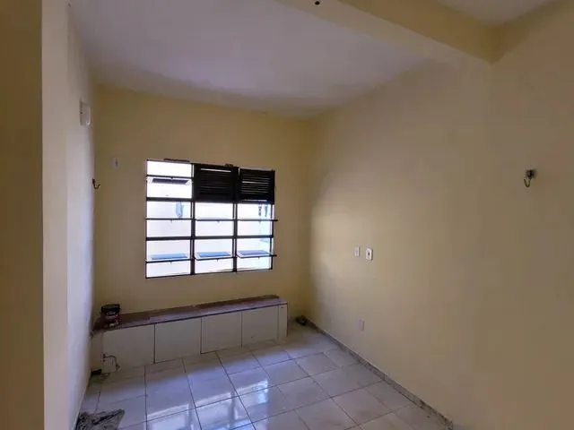 Imagem 2: Kitnet/Conjugado para Aluguel Possui 35 Metros Quadrados com 1 Quarto em Capim Macio - Nat