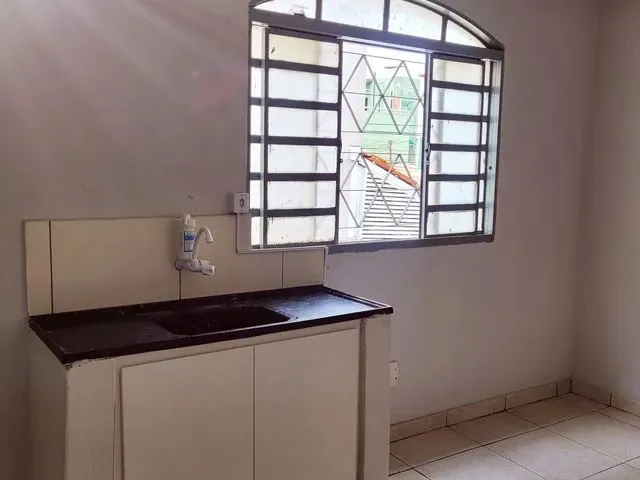 Imagem 1: Alugo Kitnet com Um Quarto