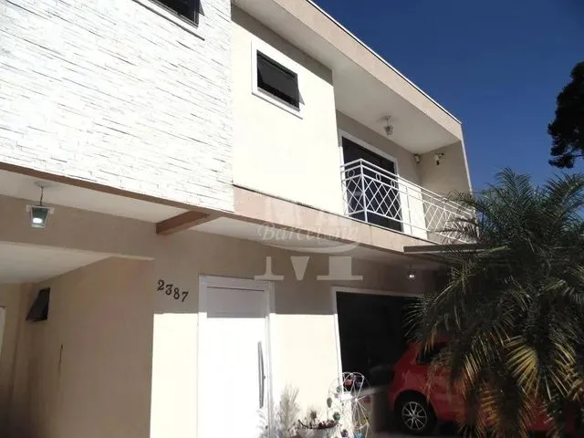 Imagem 1: Ótimo Sobrado, Rua Tranquila, 2 Suítes, Churrasqueira, 3 Vagas de Garagem