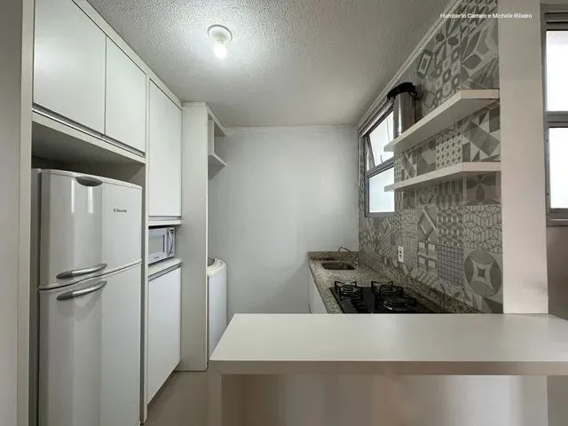 Imagem: O apartamento possui 2 Dormitórios, 1 Banheiro, 1 Vaga na