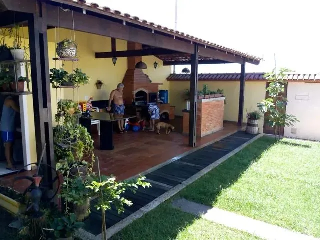 Imagem: Casa com 4 Dormitórios À Venda, 240 M²