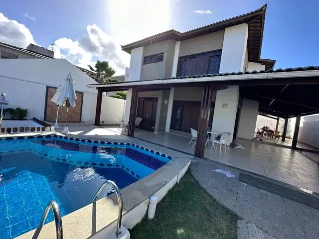 Imagem: Casa com Piscina em Condomínio Fechado