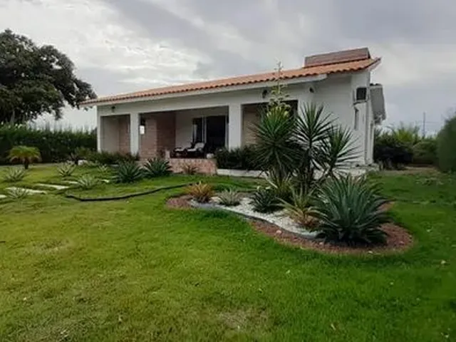 Imagem: Casa com 2 Dormitórios À Venda, 140 M²