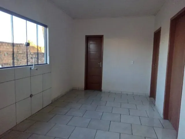 Imagem 3: Aluga-Se Casa Setor 5 Sendo 2 Quartos