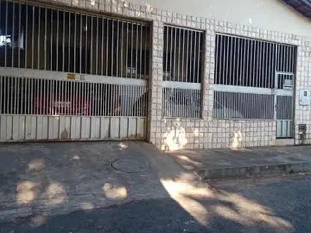 Imagem 1: Casa Três Quartos Conj. Cachoeira Dourada