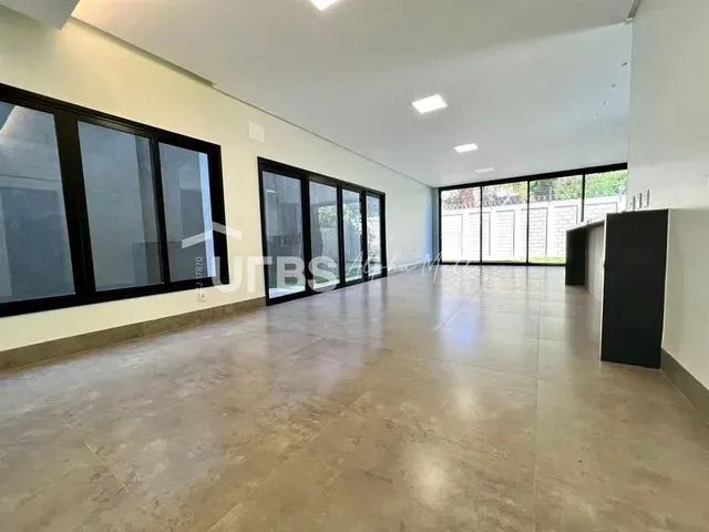 Imagem 8: 0 - Sobrado 4 Quartos, Sendo 4 Suítes