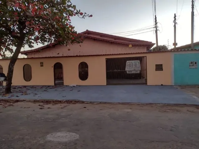 Imagem: Vende-Se Casa na Av Leste Oeste com 2 Frentes