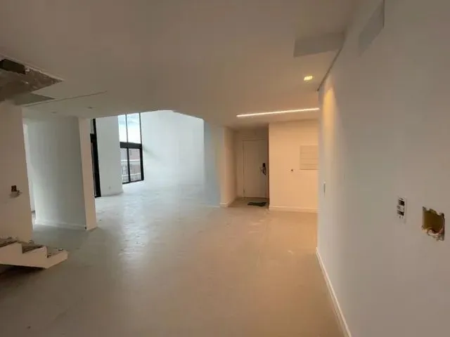 Imagem 1: Duplex para Venda com 170 M2 com 3 Suites em Jurerê - Florianópolis - Sc