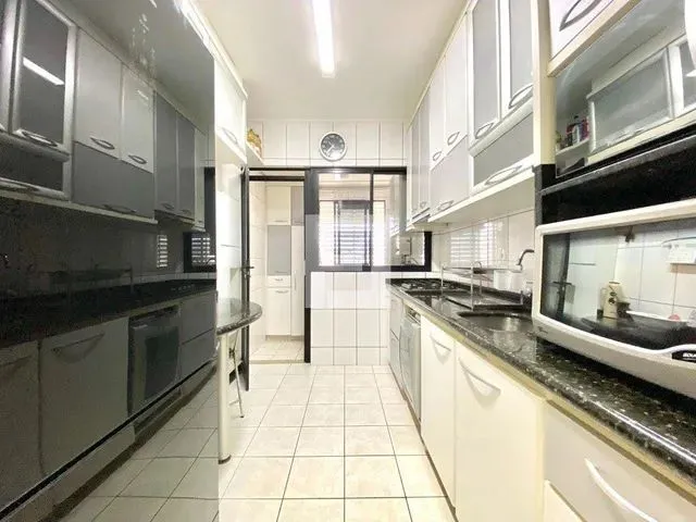 Imagem 8: Apartamento para Venda em Florianópolis, Canto, 3 Dormitórios, 1 Suíte, 2 Banheiros, 2