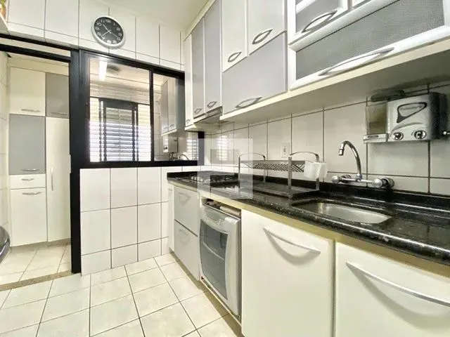 Imagem 16: Apartamento para Venda em Florianópolis, Canto, 3 Dormitórios, 1 Suíte, 2 Banheiros, 2