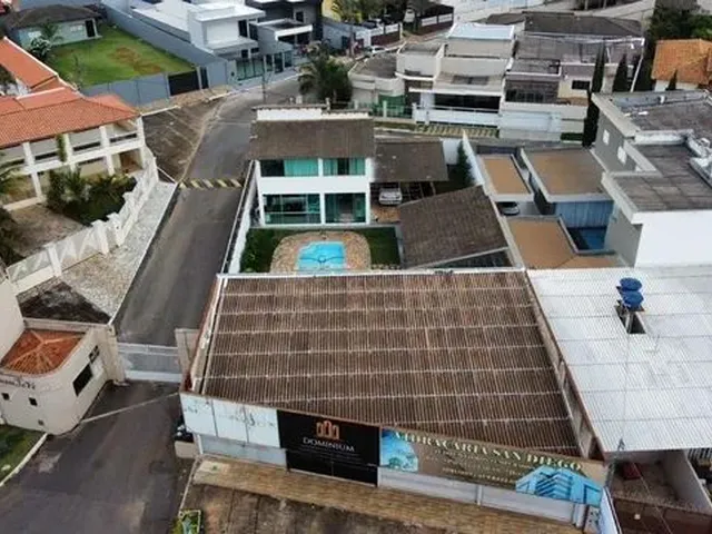 Imagem: A casa em condomínio possui 3 Dormitórios, 3 Suítes, 5