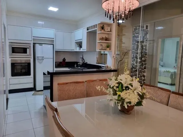 Imagem: Vende-Se Casa com Móveis Planejados