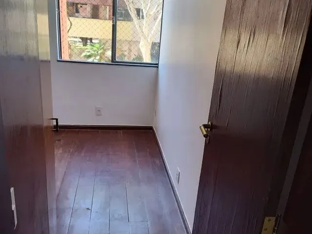 Imagem: Alugo Apartamento Prédio com Elevador Sqn