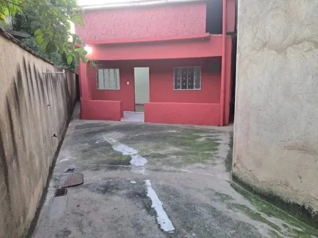 Imagem: Valverde, N. Iguaçu, Prox. Merc. S. Compras