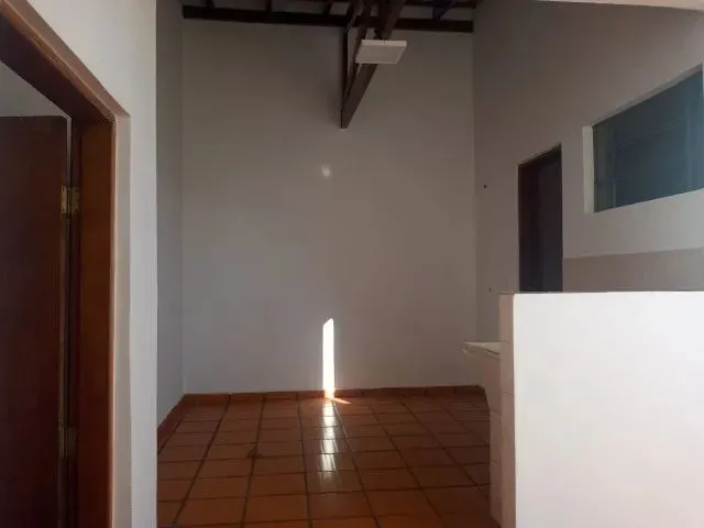 Imagem 3: Casa no Jardim Castelo 3 Quartos Sendo 1 Suíte C/ Hidromassagem, Região Central
