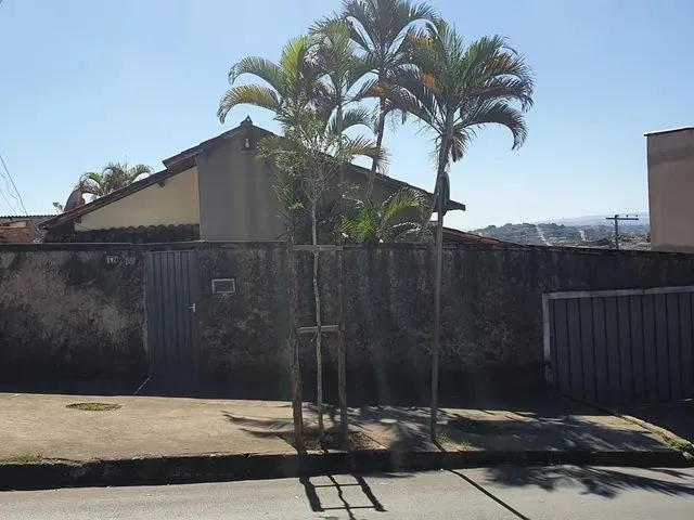 Imagem 1: Casa com 3 Quartos, no São Gabriel Bh
