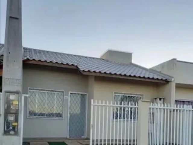Imagem: A casa possui 2 Dormitórios, 1 Banheiro, 1 Vaga na