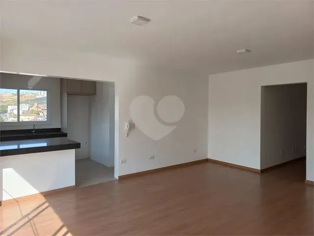 Imagem: Ampla Cobertura com Vista Panorâmica e