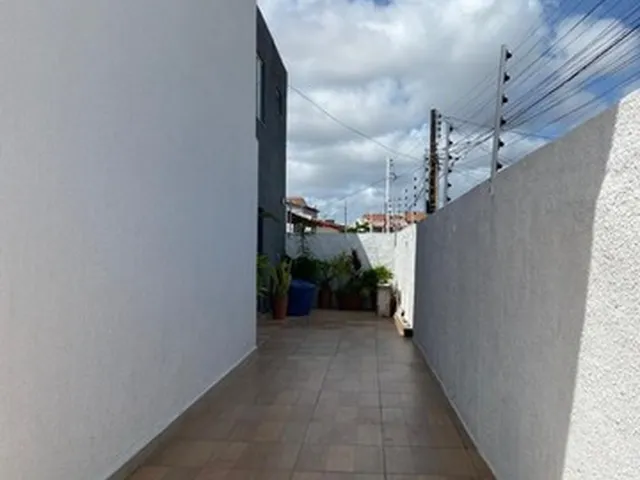 Imagem: Casa Duplex de Esquina no Pereira Lobo