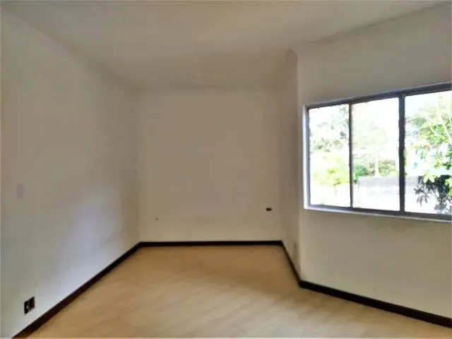 Imagem: Casa a Venda Localizada no Bairro Jordanópolis