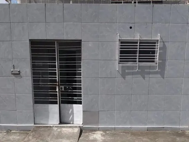 Imagem: A casa possui 2 Dormitórios, 1 Banheiro e está localizado